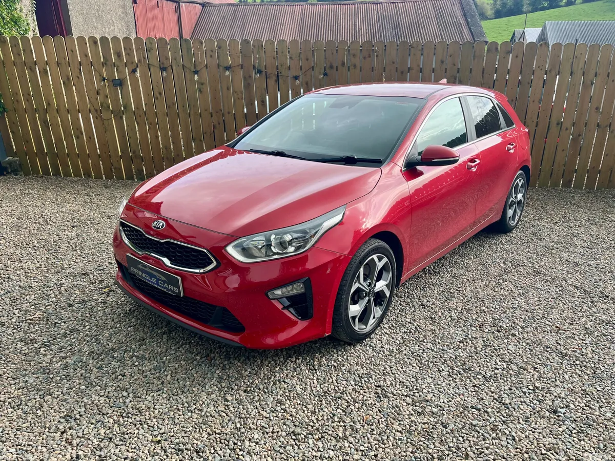 Kia Ceed Hatchback, Diesel, 2019, Red