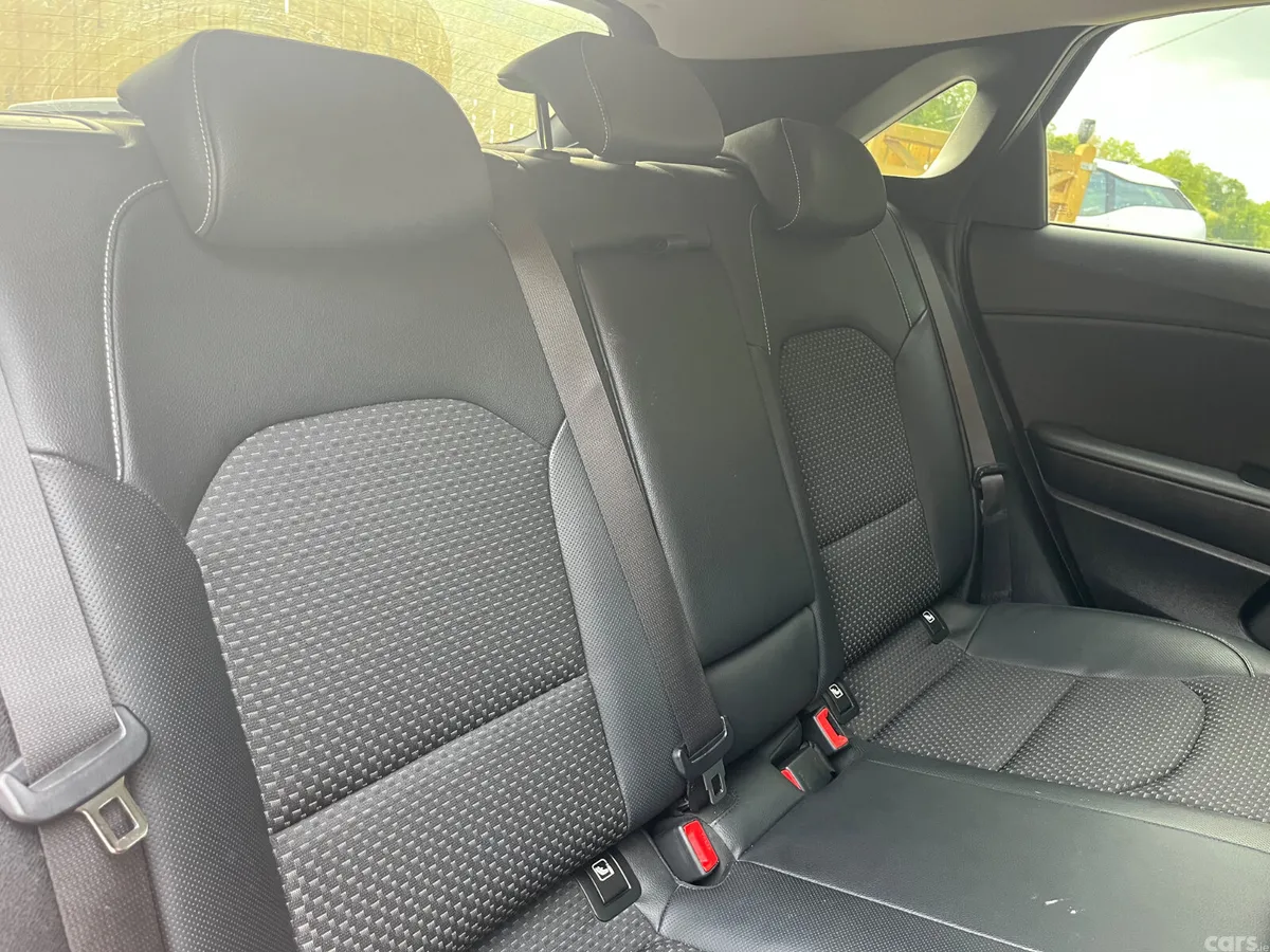 Kia Ceed Hatchback, Diesel, 2019, Red