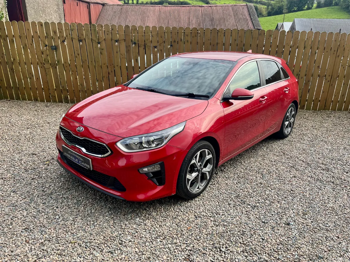 Kia Ceed Hatchback, Diesel, 2019, Red