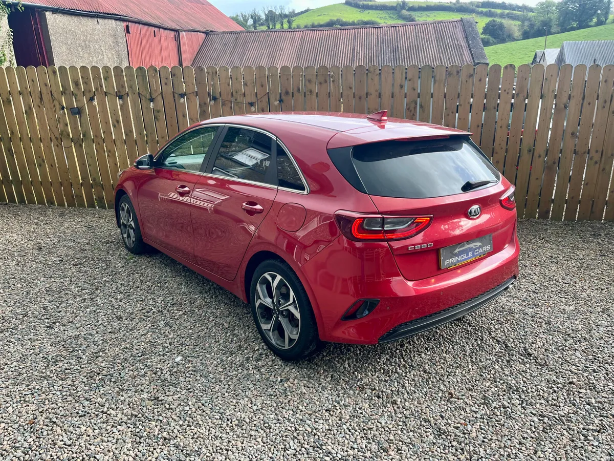 Kia Ceed Hatchback, Diesel, 2019, Red