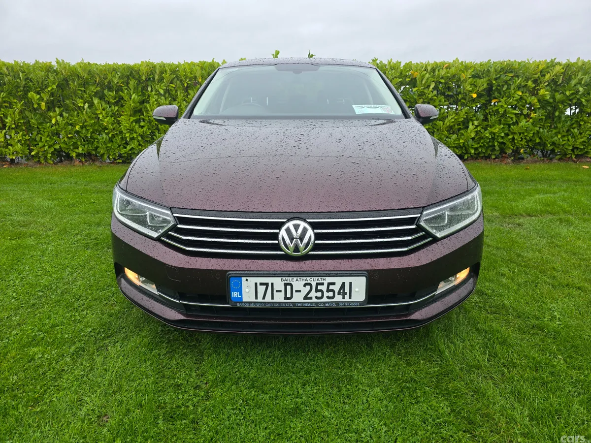 Volkswagen Passat Saloon, Diesel, 2017, Red