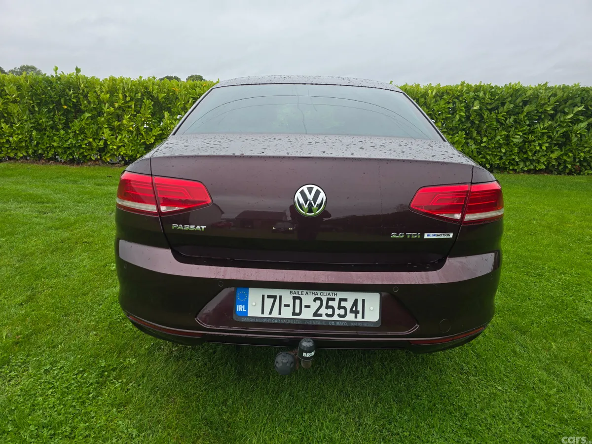 Volkswagen Passat Saloon, Diesel, 2017, Red