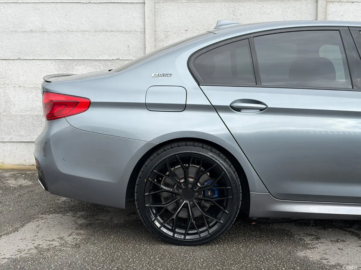 BMW 5-Series Saloon, Petrol Plug-in Hybrid, 2018, Blue