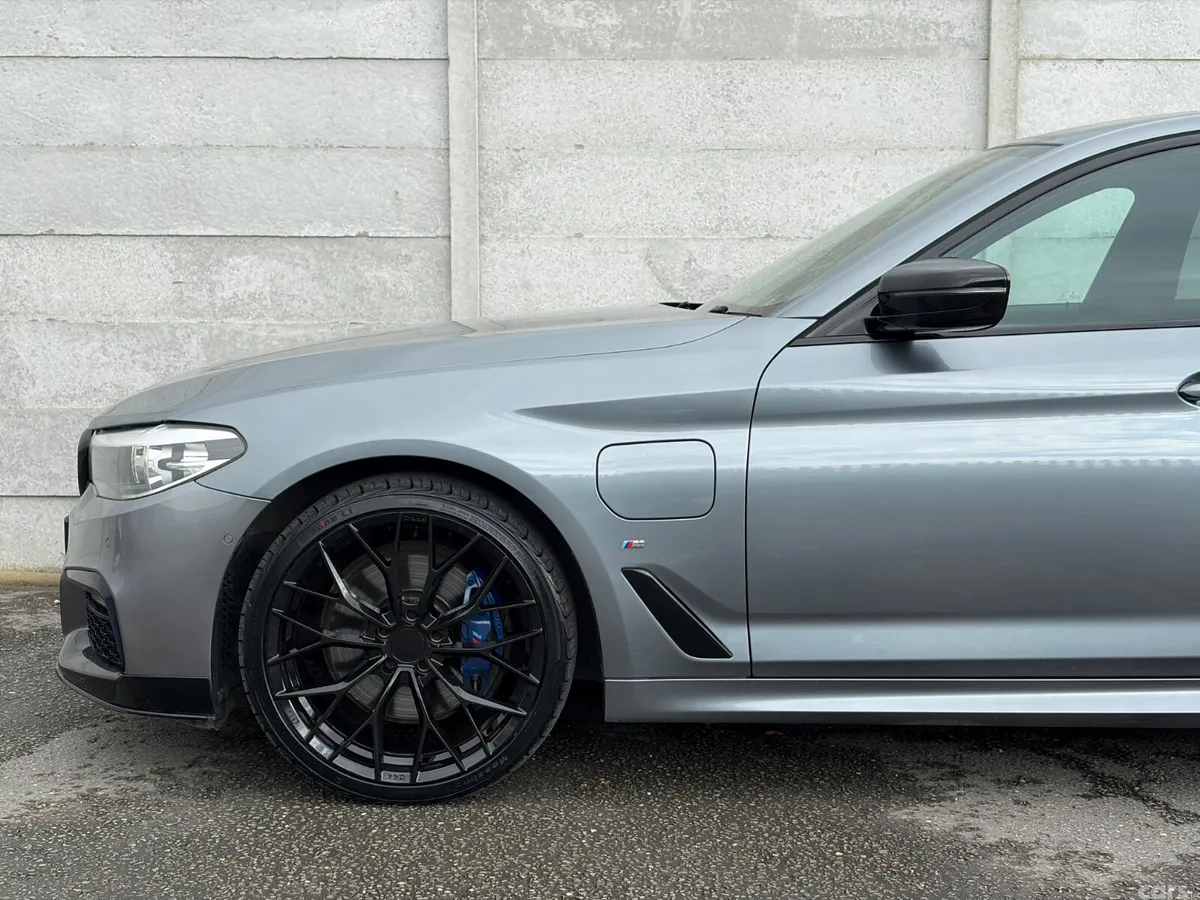 BMW 5-Series Saloon, Petrol Plug-in Hybrid, 2018, Blue