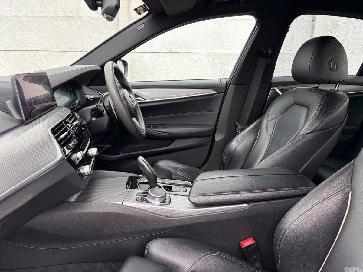 BMW 5-Series Saloon, Petrol Plug-in Hybrid, 2018, Blue