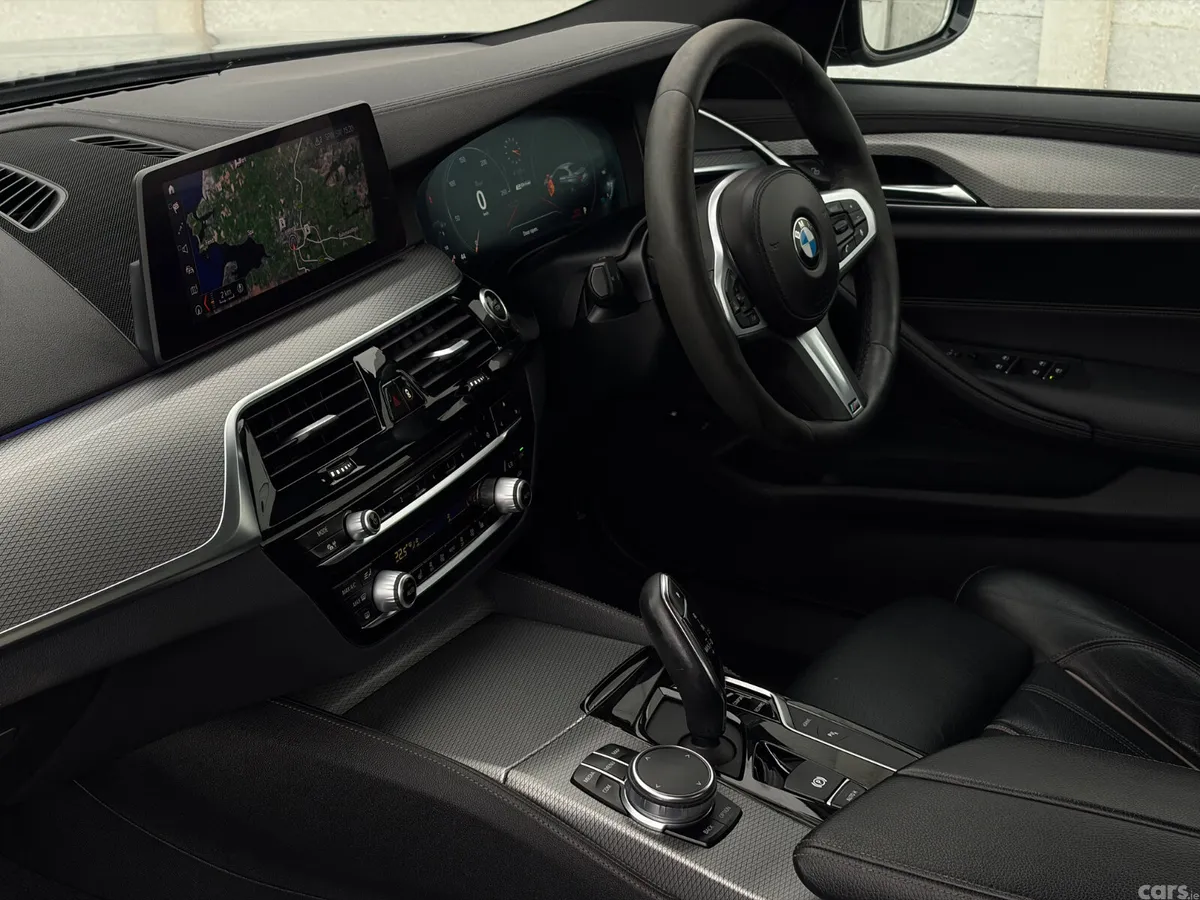 BMW 5-Series Saloon, Petrol Plug-in Hybrid, 2018, Blue