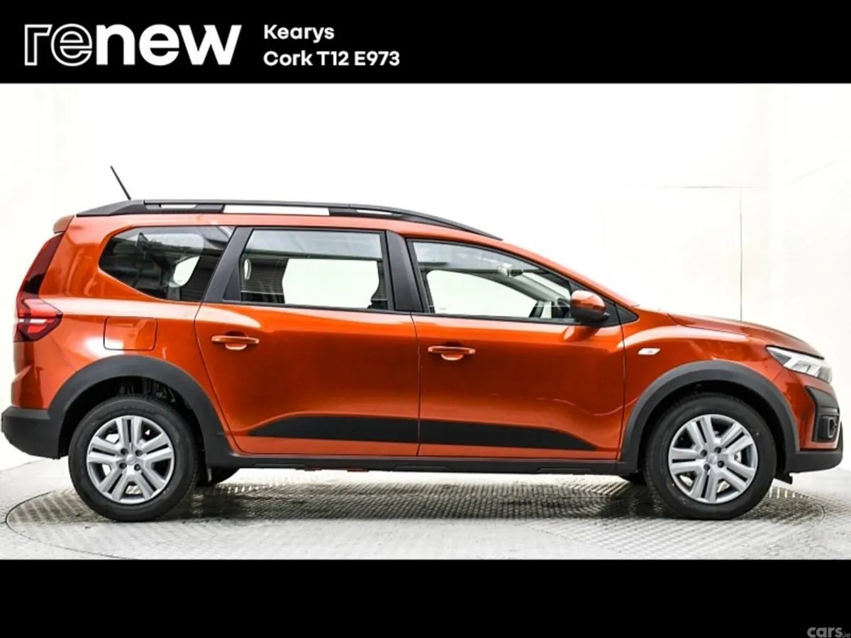 Dacia Jogger MPV, Petrol, 2023, Brown