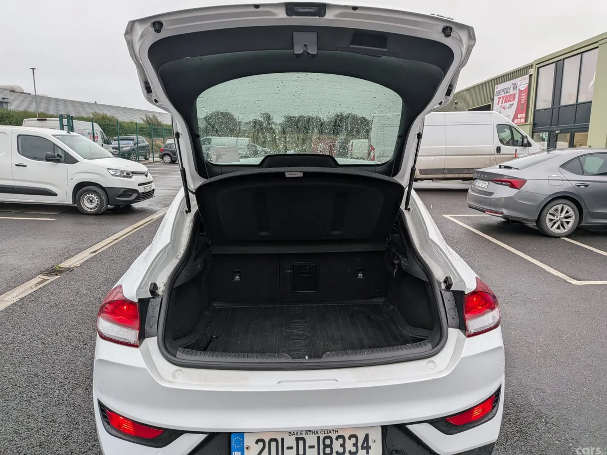 Hyundai i30 Hatchback, Petrol, 2020, White