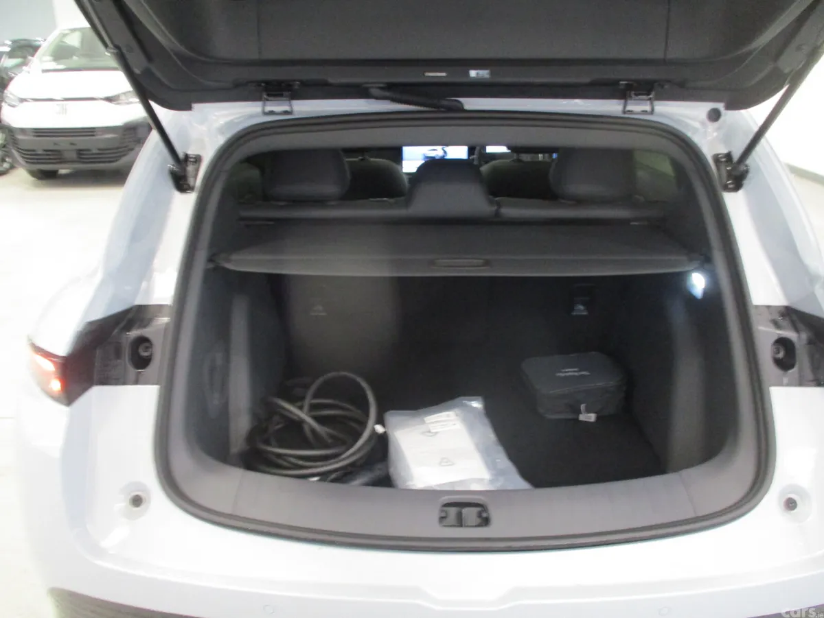 Leapmotor B05 Hatchback, Electric, 2026, Grey