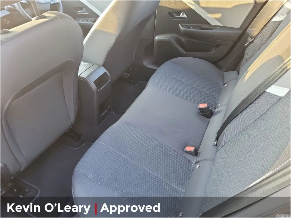 Opel Astra Hatchback, Petrol, 2024, Grey