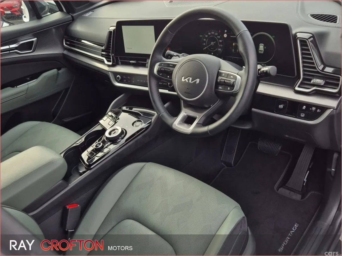 Kia Sportage SUV, Petrol Hybrid, 2025, White