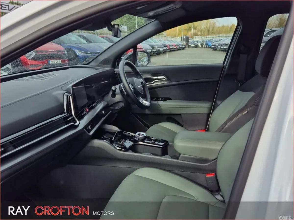 Kia Sportage SUV, Petrol Hybrid, 2025, White