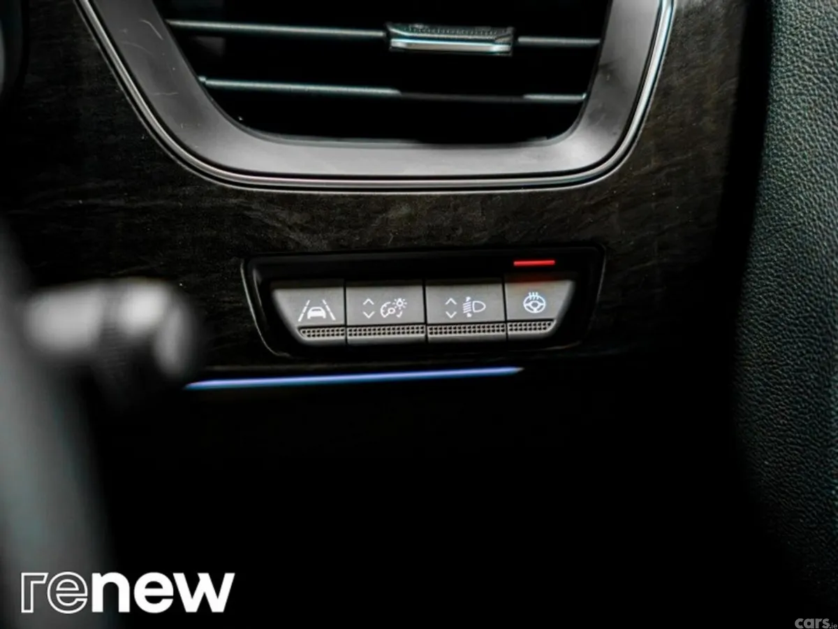 Renault Arkana Hatchback, Petrol, 2024, Red