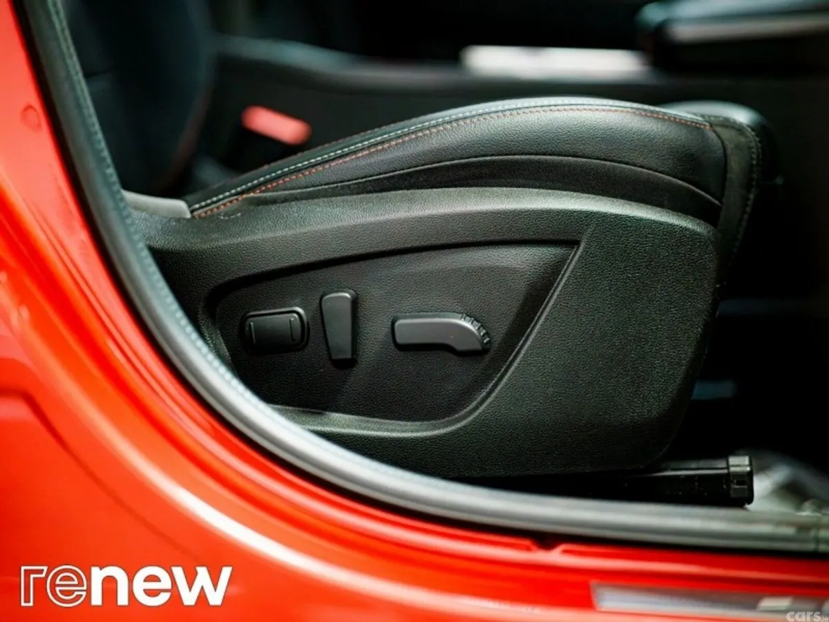 Renault Arkana Hatchback, Petrol, 2023, Red