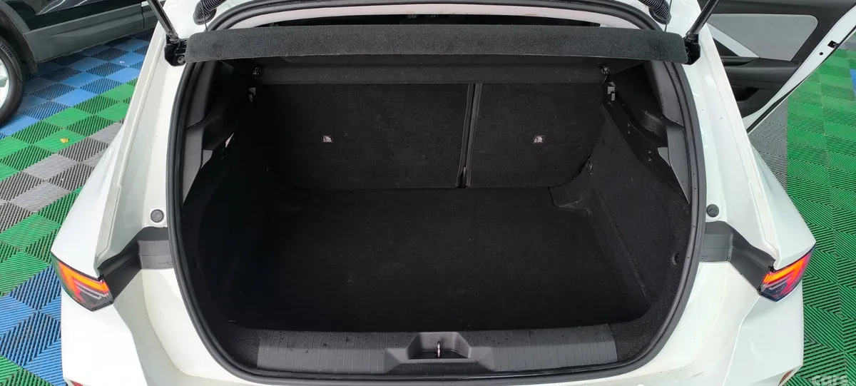 Opel Astra Hatchback, Diesel, 2022, White