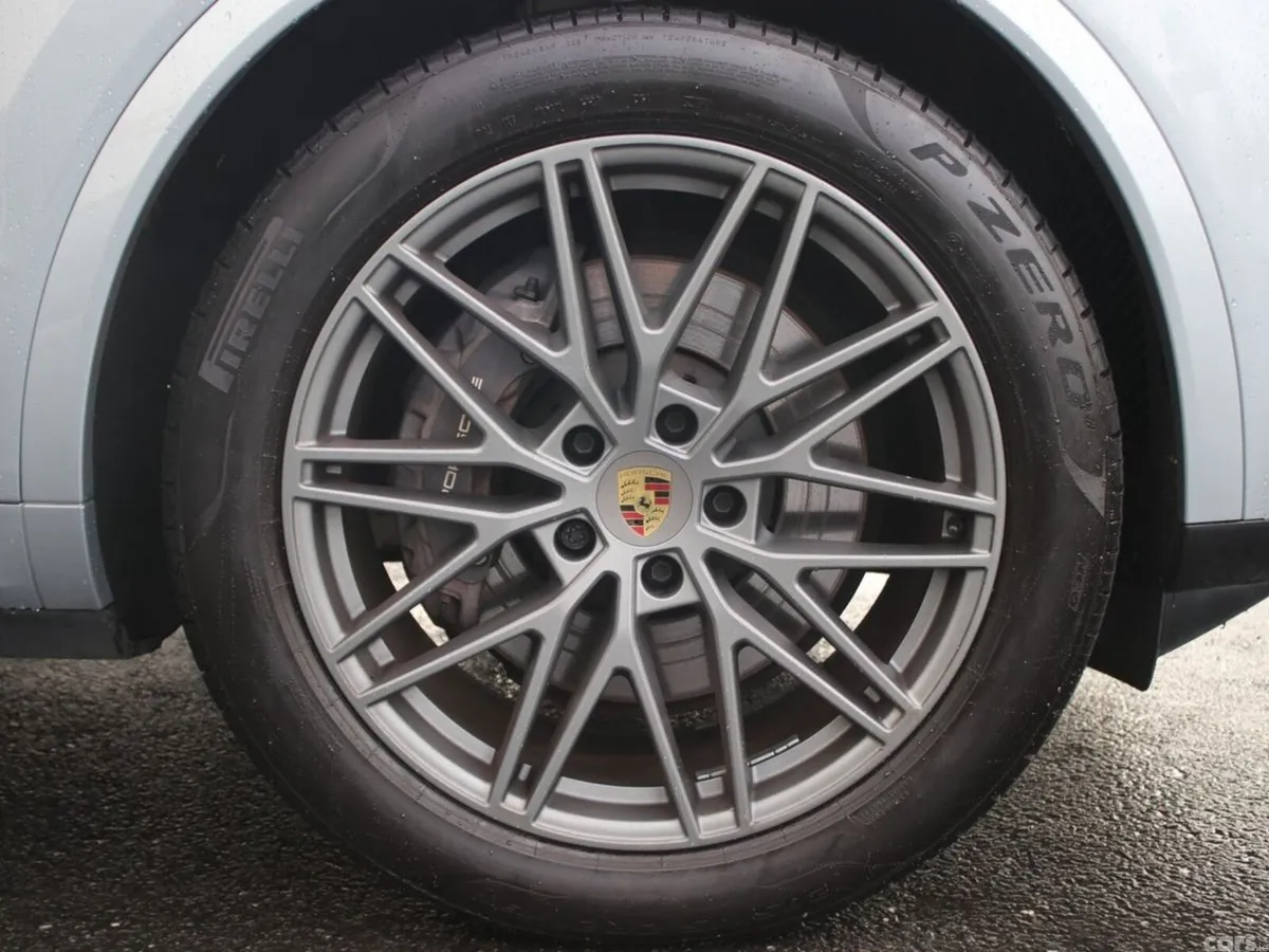 Porsche Cayenne SUV, Petrol Plug-in Hybrid, 2024, Silver