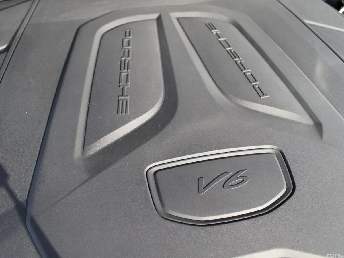 Porsche Cayenne SUV, Petrol Plug-in Hybrid, 2024, Silver