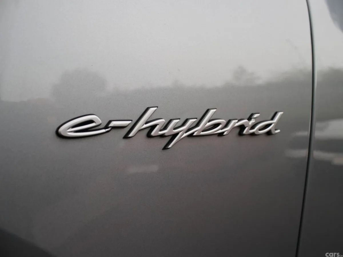 Porsche Cayenne SUV, Petrol Plug-in Hybrid, 2024, Silver