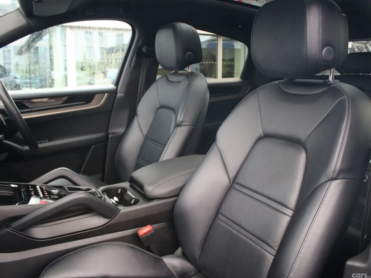 Porsche Cayenne SUV, Petrol Plug-in Hybrid, 2024, Silver