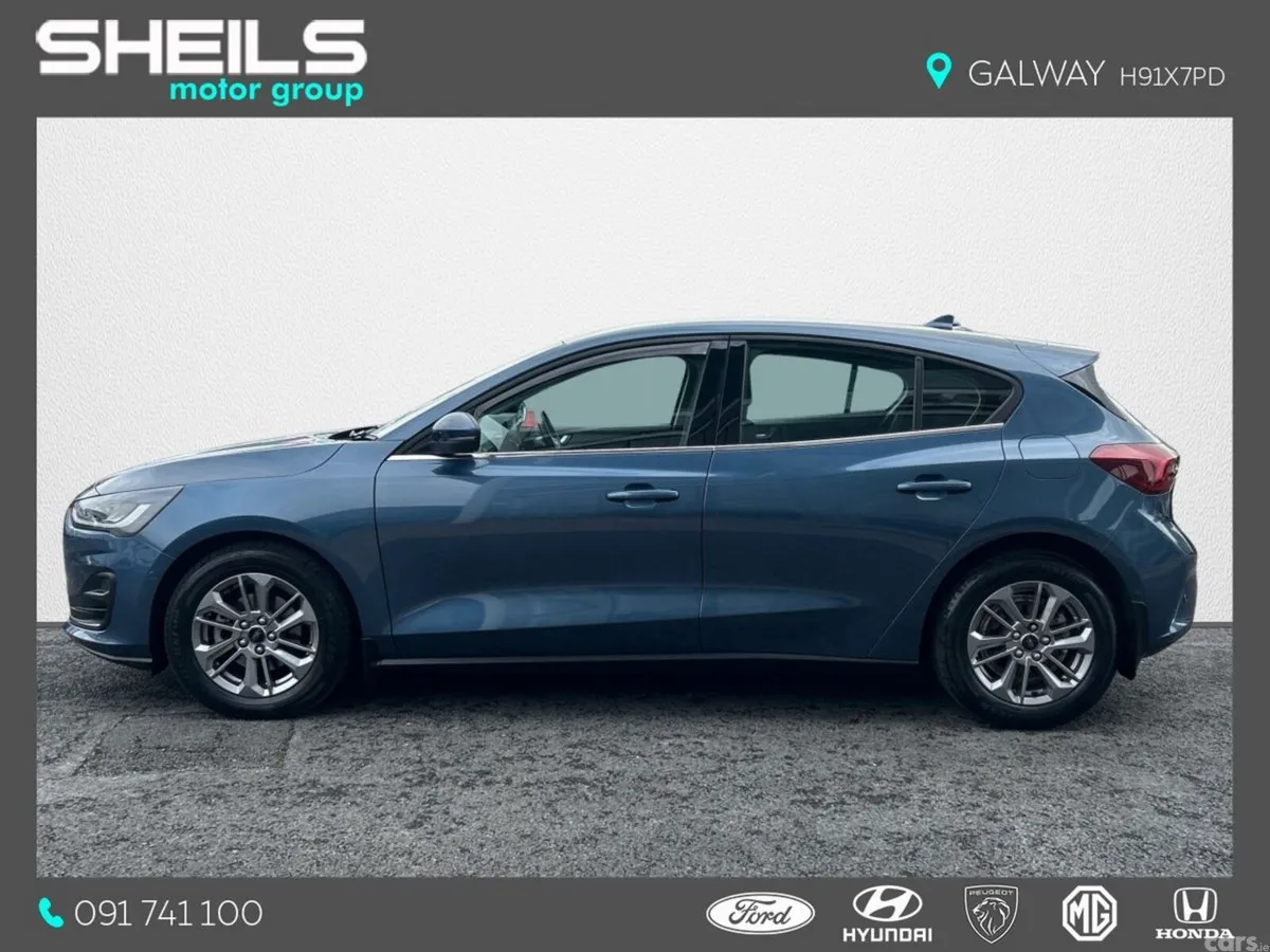 Ford Focus Hatchback, Petrol, 2023, Blue