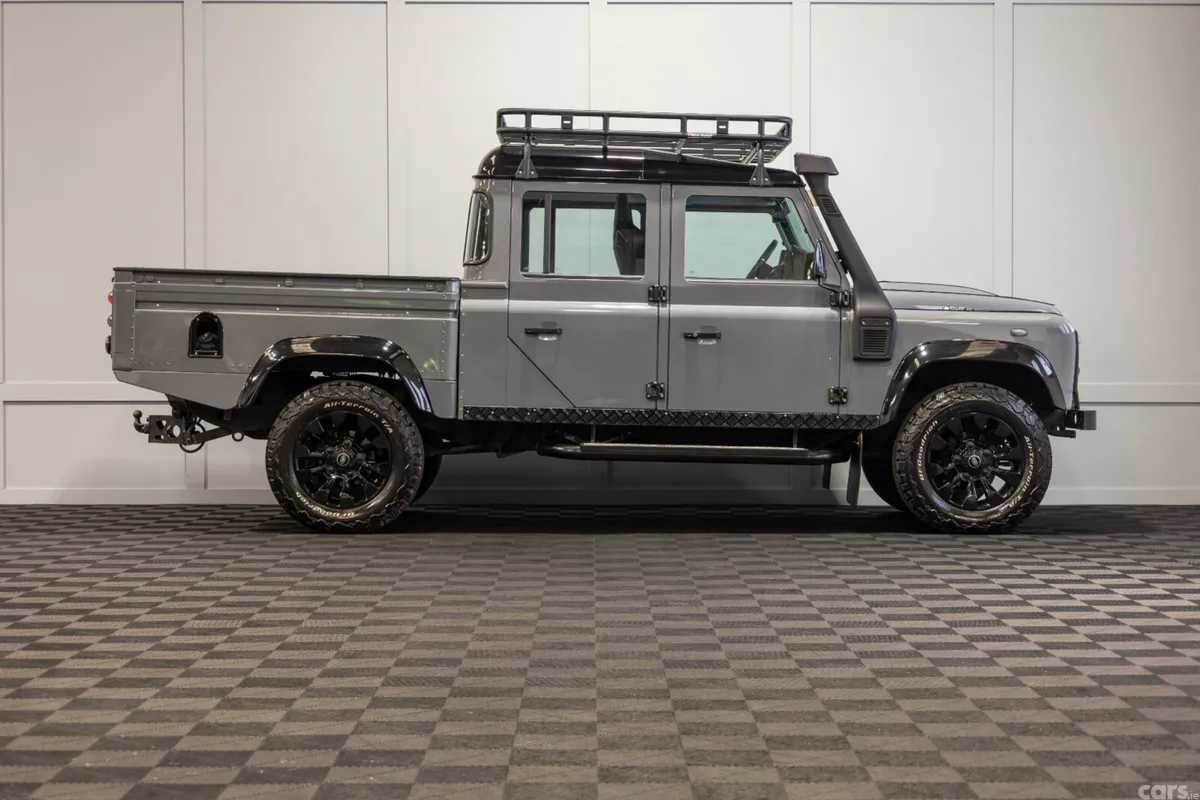 Land Rover Defender SUV, Diesel, 2017, Grey