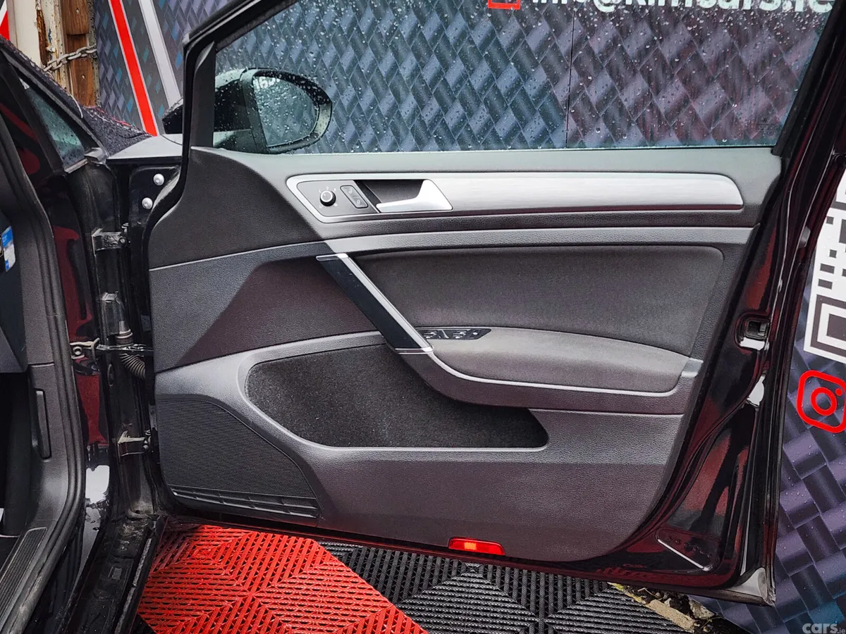 Volkswagen Golf Estate, Petrol, 2019, Black