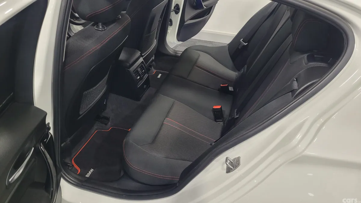 BMW 1-Series Hatchback, Diesel, 2016, White