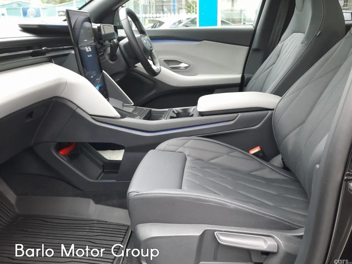 Ford Explorer MPV, Electric, 2026, Black