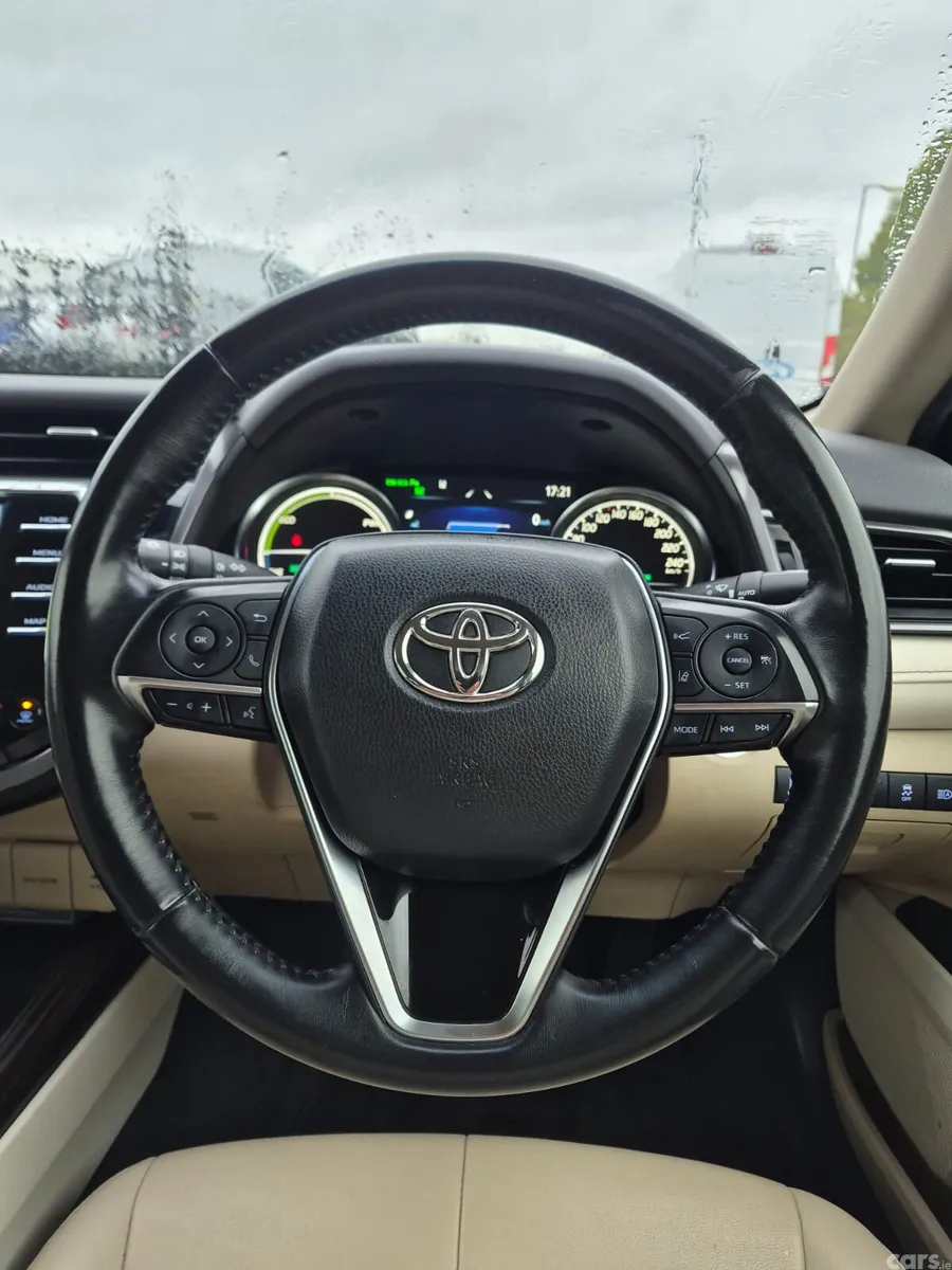 Toyota Camry Saloon, Petrol Hybrid, 2020, Black