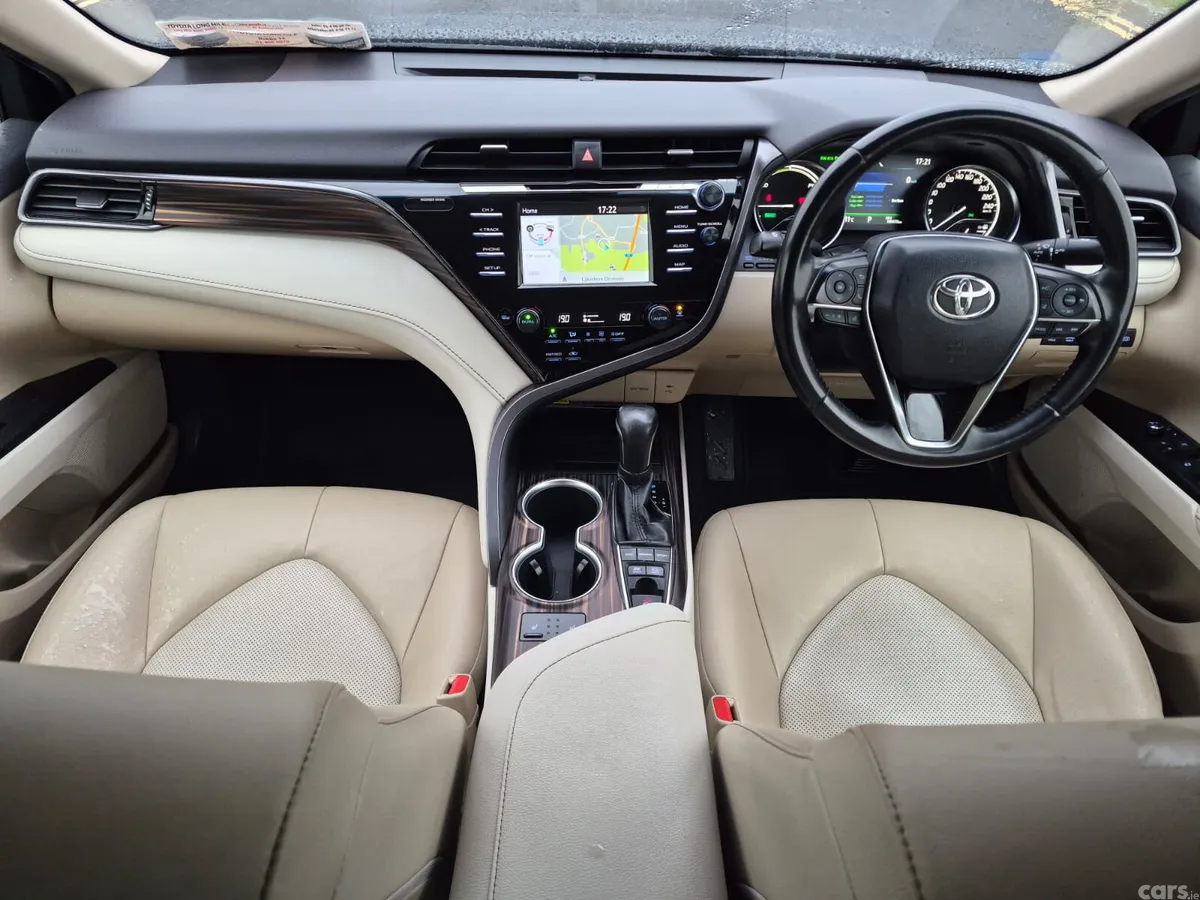 Toyota Camry Saloon, Petrol Hybrid, 2020, Black