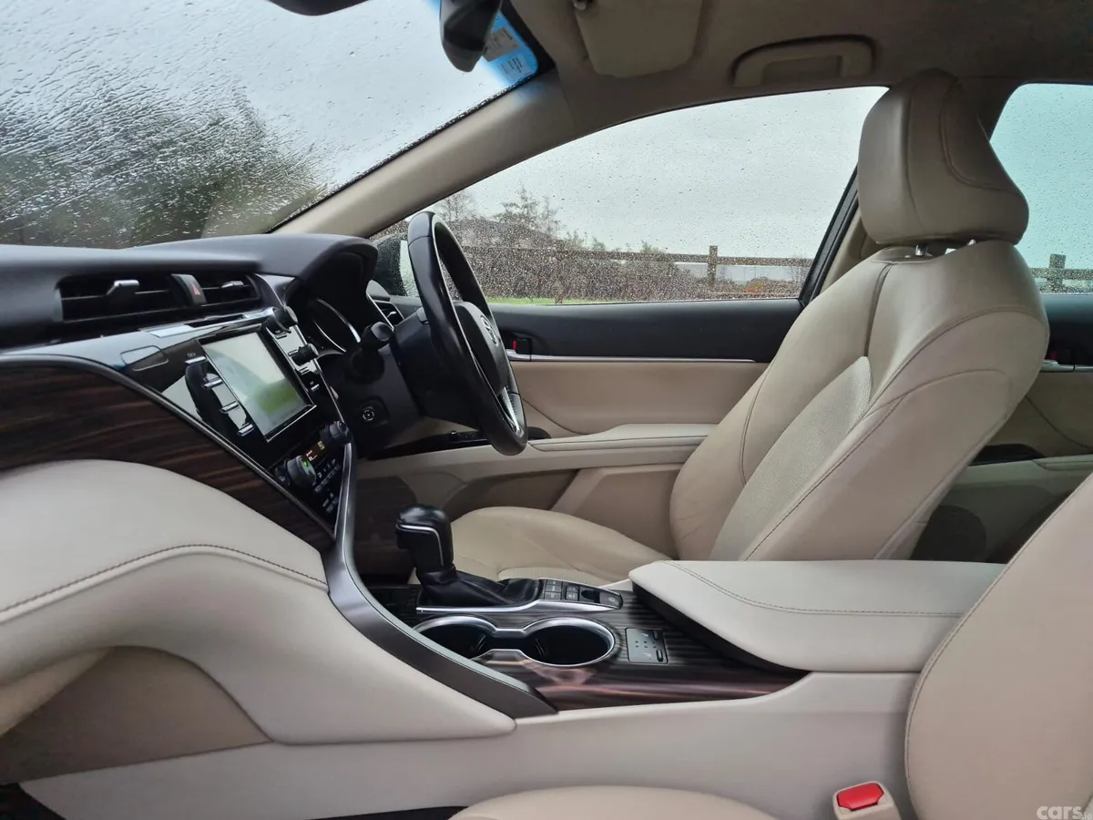 Toyota Camry Saloon, Petrol Hybrid, 2020, Black