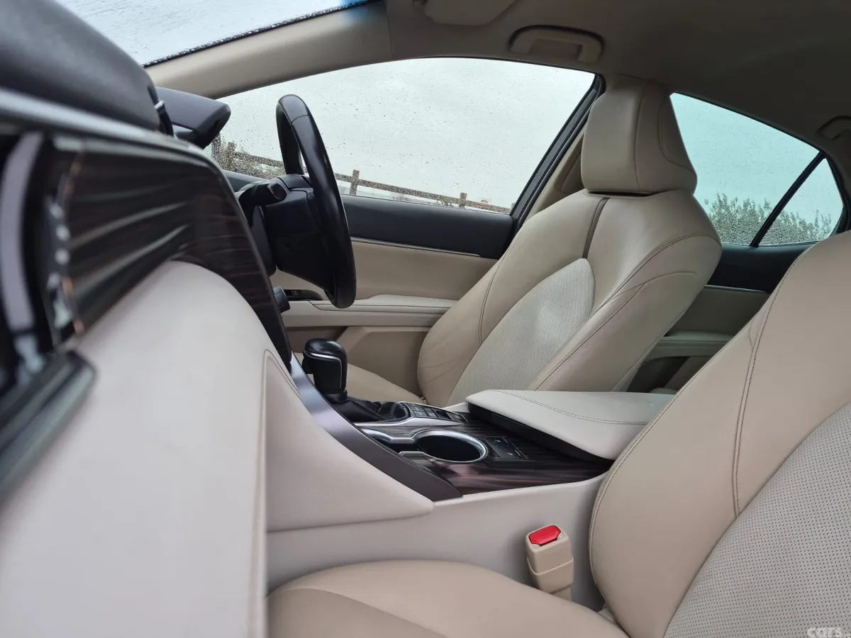 Toyota Camry Saloon, Petrol Hybrid, 2020, Black