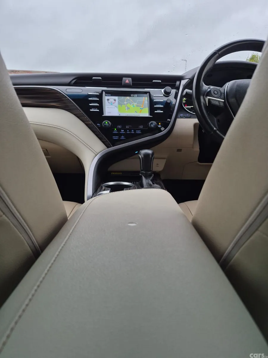 Toyota Camry Saloon, Petrol Hybrid, 2020, Black