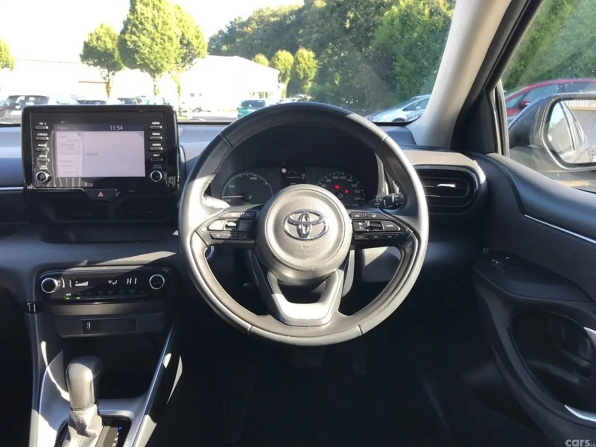Toyota Yaris Hatchback, Petrol Hybrid, 2023, Grey