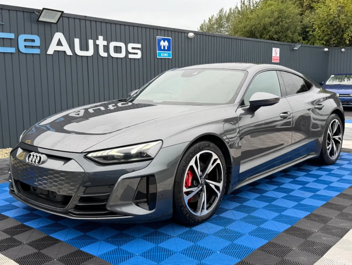 Audi e-tron GT quattro Coupe, Electric, 2022, Grey