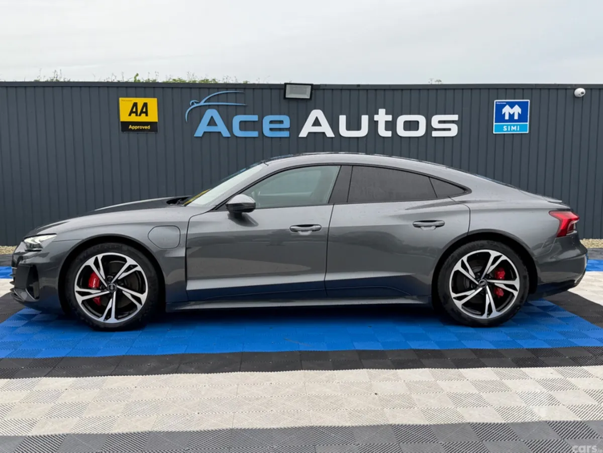 Audi e-tron GT quattro Coupe, Electric, 2022, Grey
