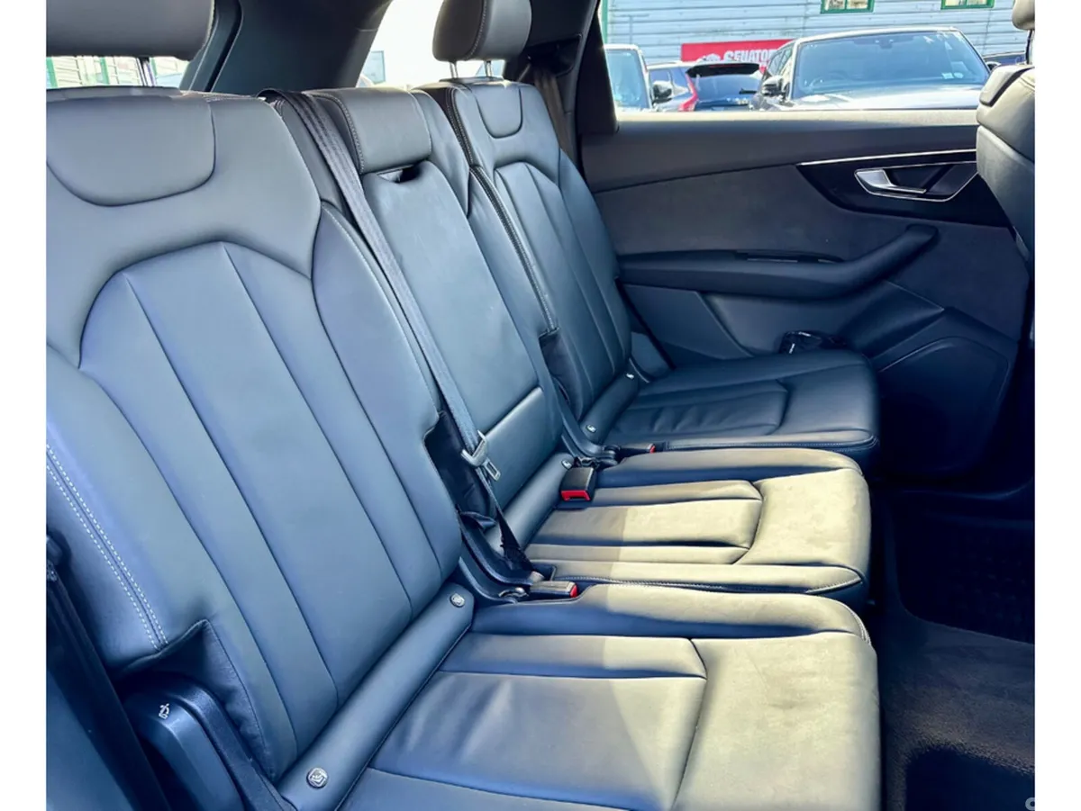 Audi Q7 SUV, Petrol Hybrid, 2023, Black