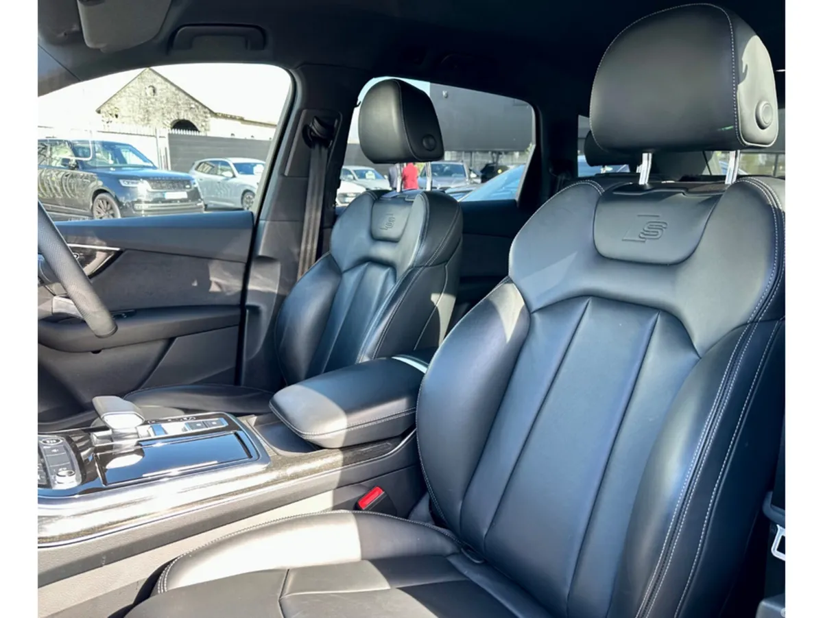 Audi Q7 SUV, Petrol Hybrid, 2023, Black