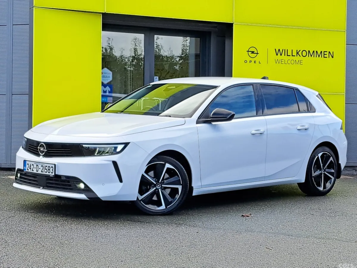 Opel Astra Hatchback, Diesel, 2024, White