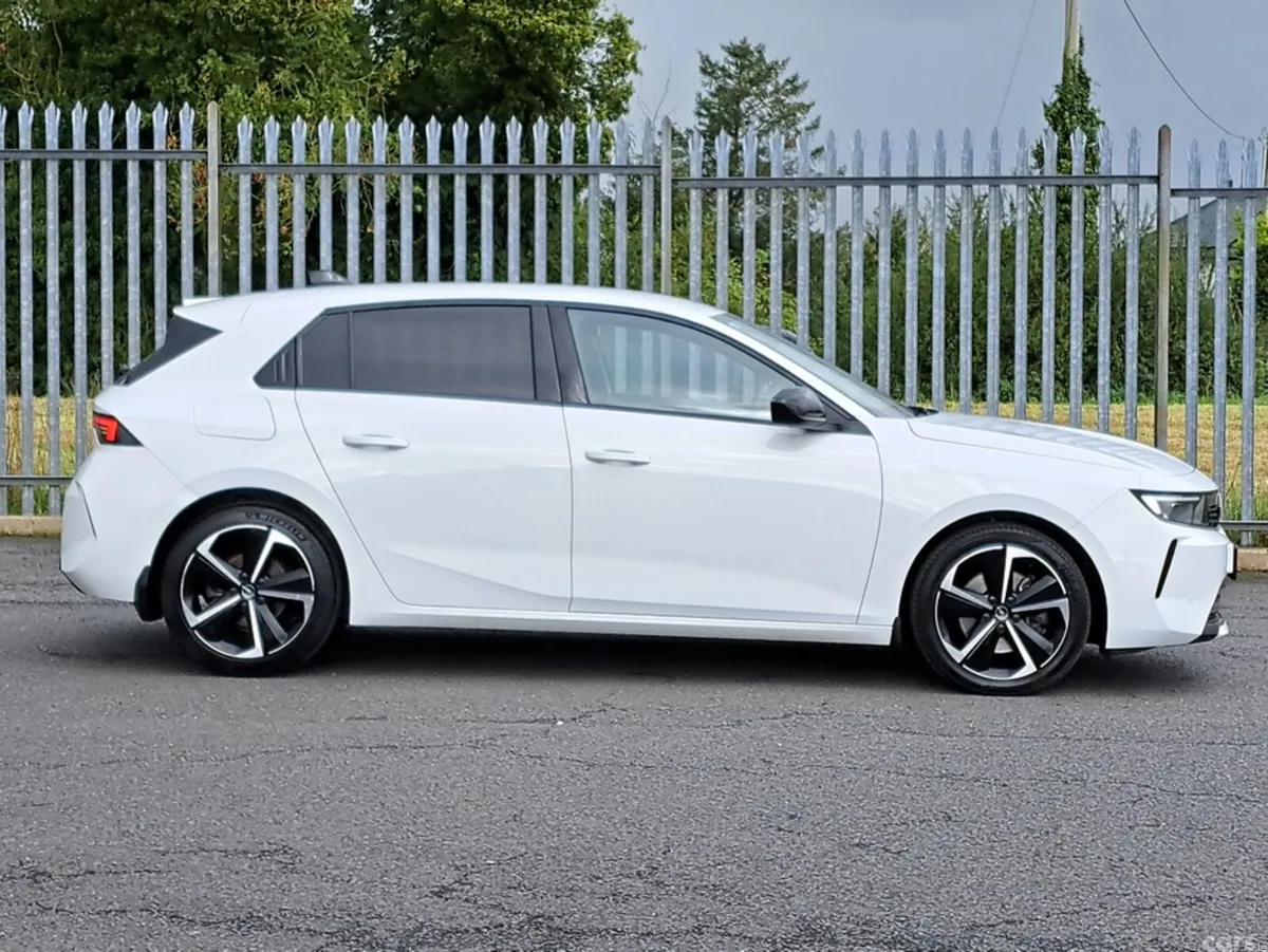 Opel Astra Hatchback, Diesel, 2024, White