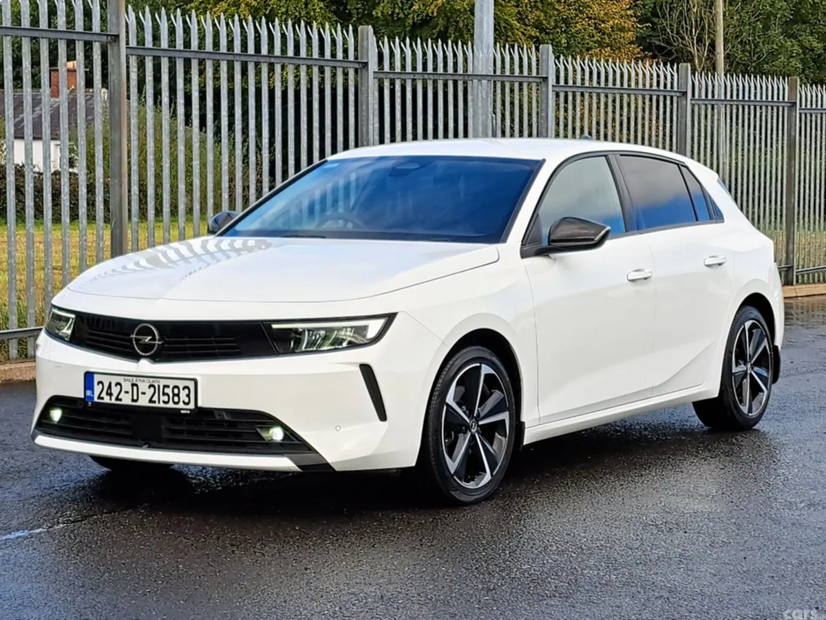 Opel Astra Hatchback, Diesel, 2024, White