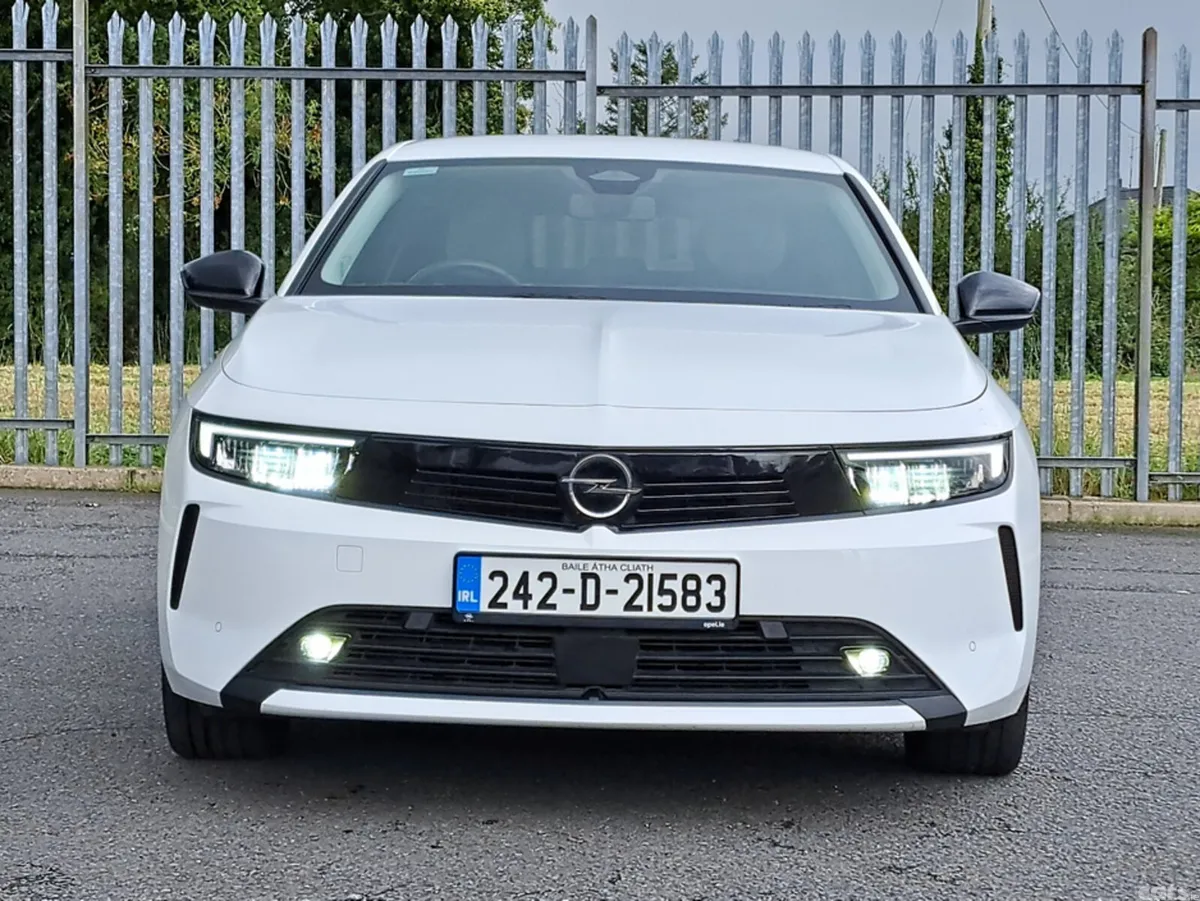 Opel Astra Hatchback, Diesel, 2024, White