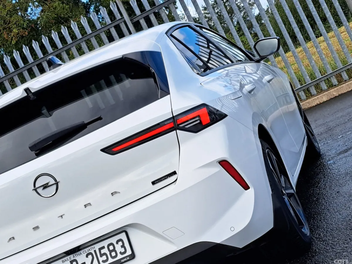 Opel Astra Hatchback, Diesel, 2024, White