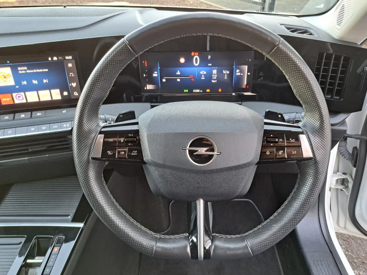 Opel Astra Hatchback, Diesel, 2024, White