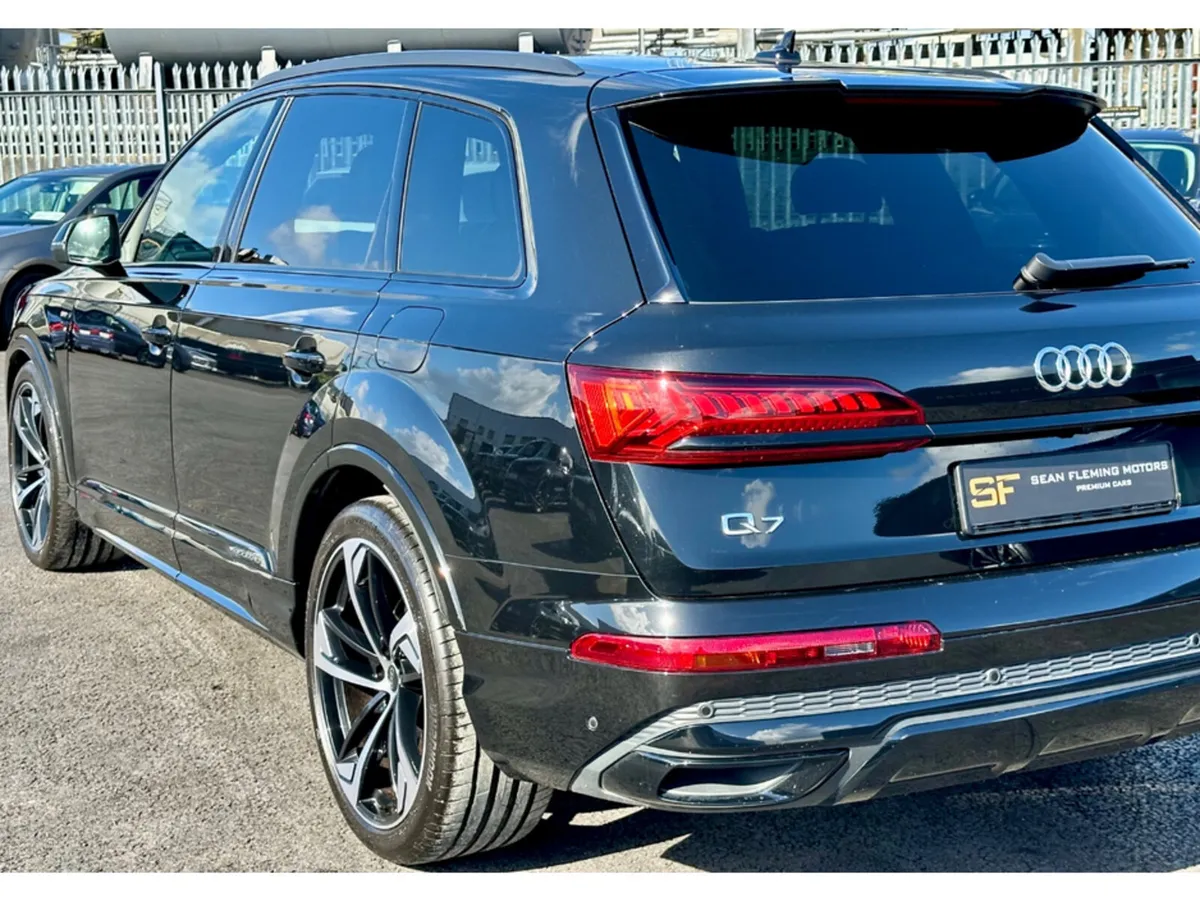 Audi Q7 SUV, Petrol Hybrid, 2023, Black