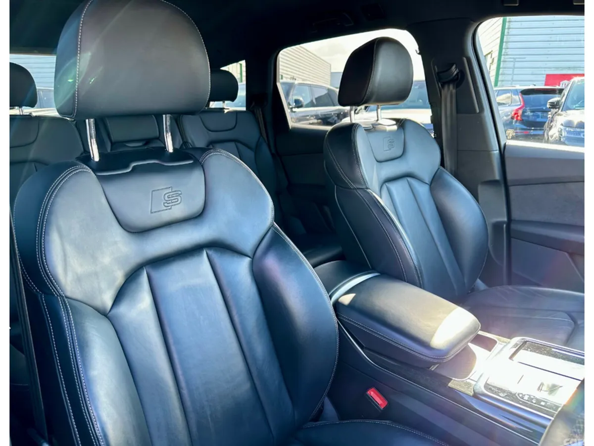 Audi Q7 SUV, Petrol Hybrid, 2023, Black