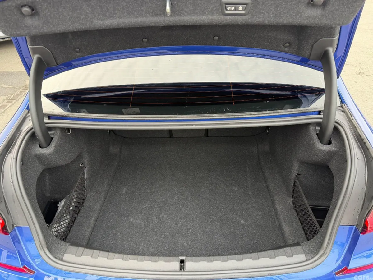BMW 3-Series Saloon, Diesel, 2019, Blue