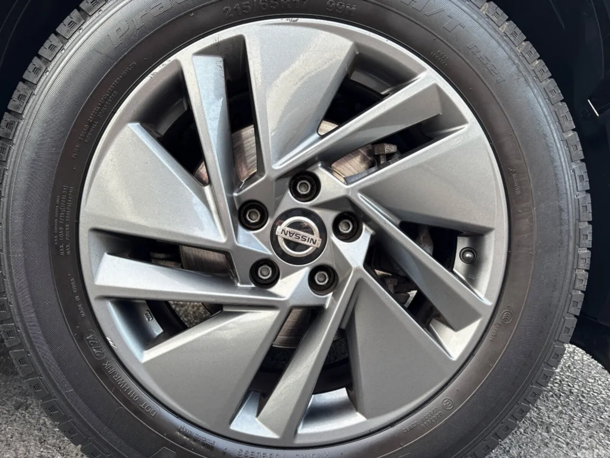 Nissan Qashqai MPV, Petrol, 2022, White
