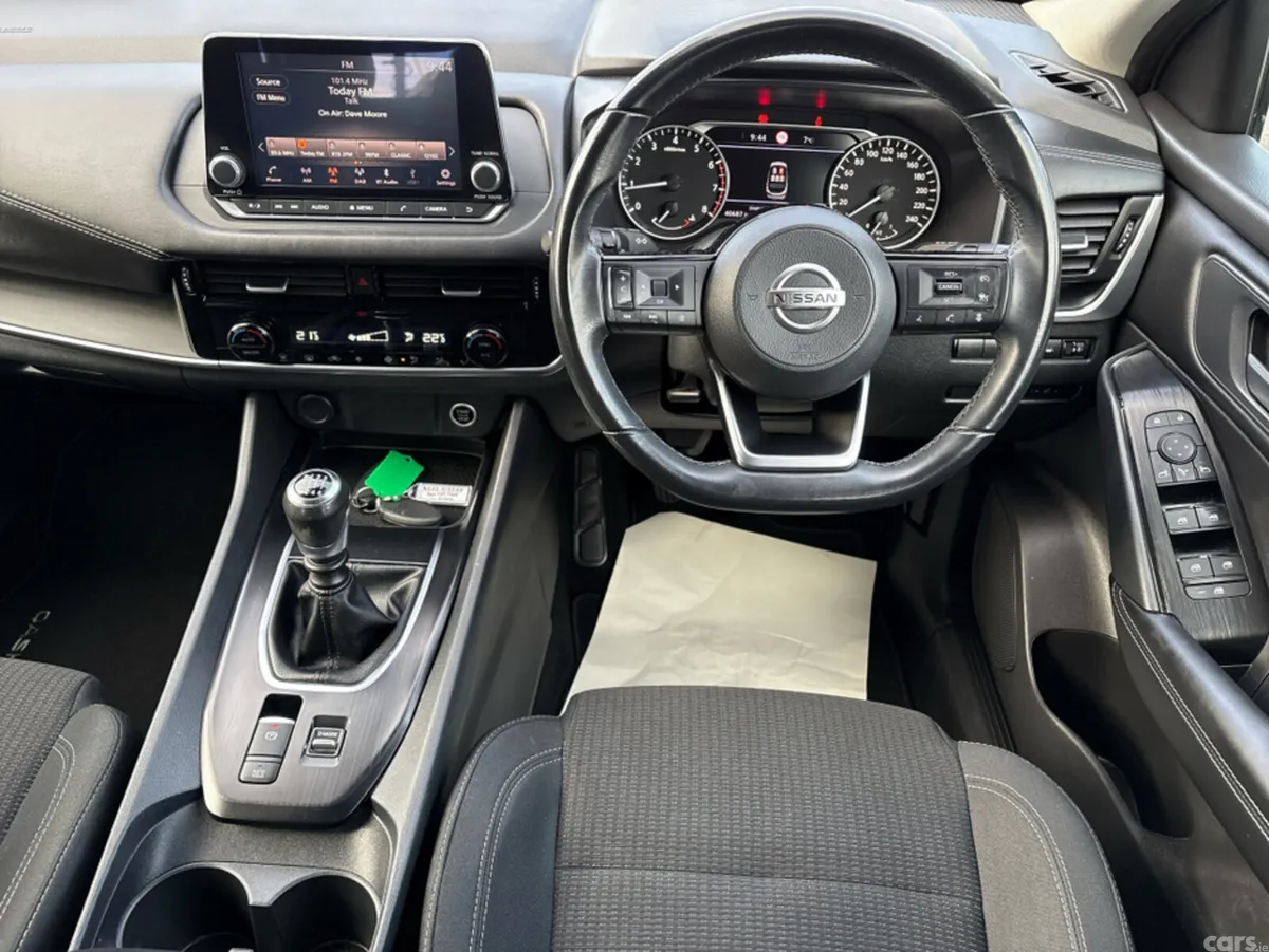 Nissan Qashqai MPV, Petrol, 2022, White