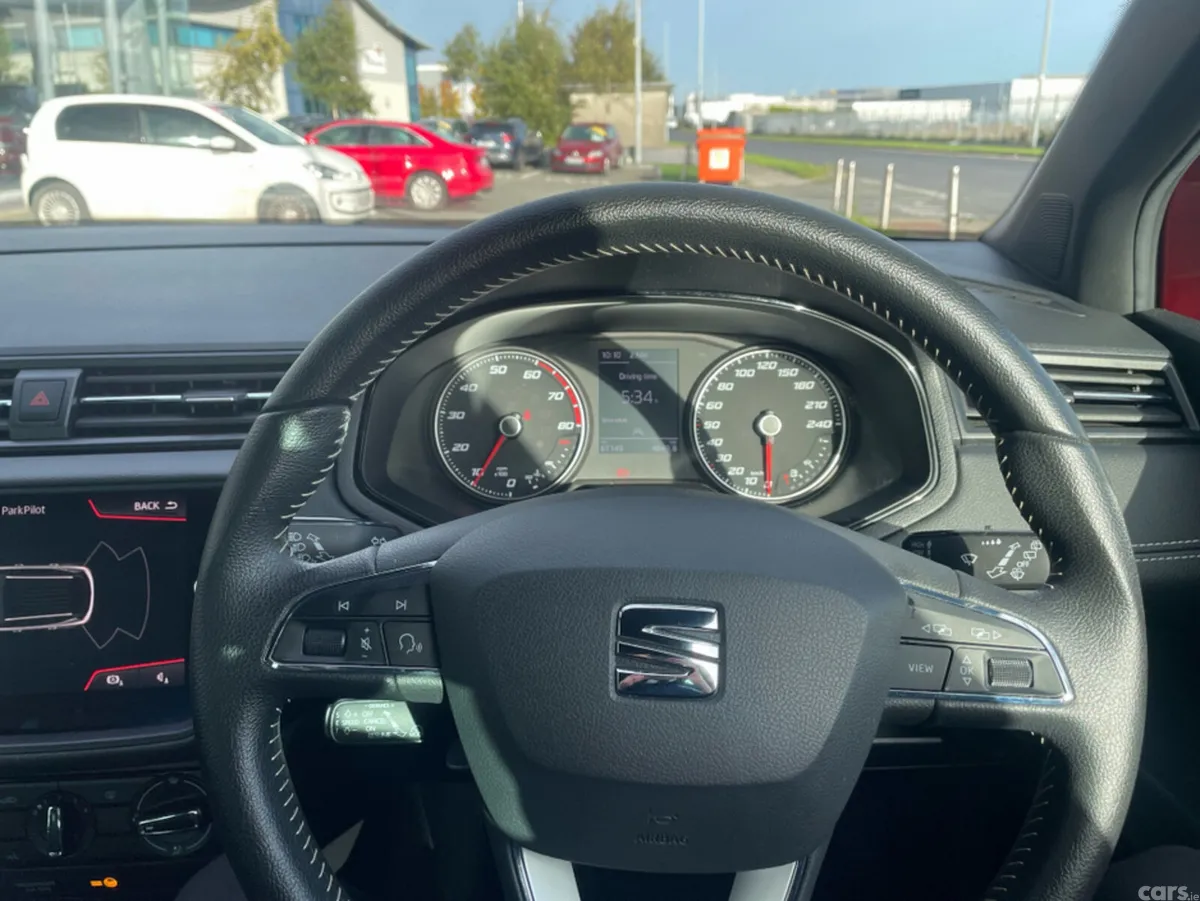 SEAT Arona Hatchback, Petrol, 2020, Red